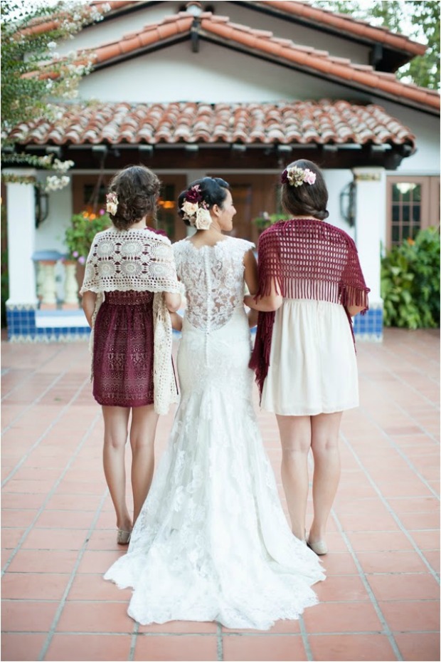 http://www.wantthatwedding.co.uk/wp-content/uploads/2014/11/spanish-bride-and-bridesmaids-with-crochet-wraps.jpg