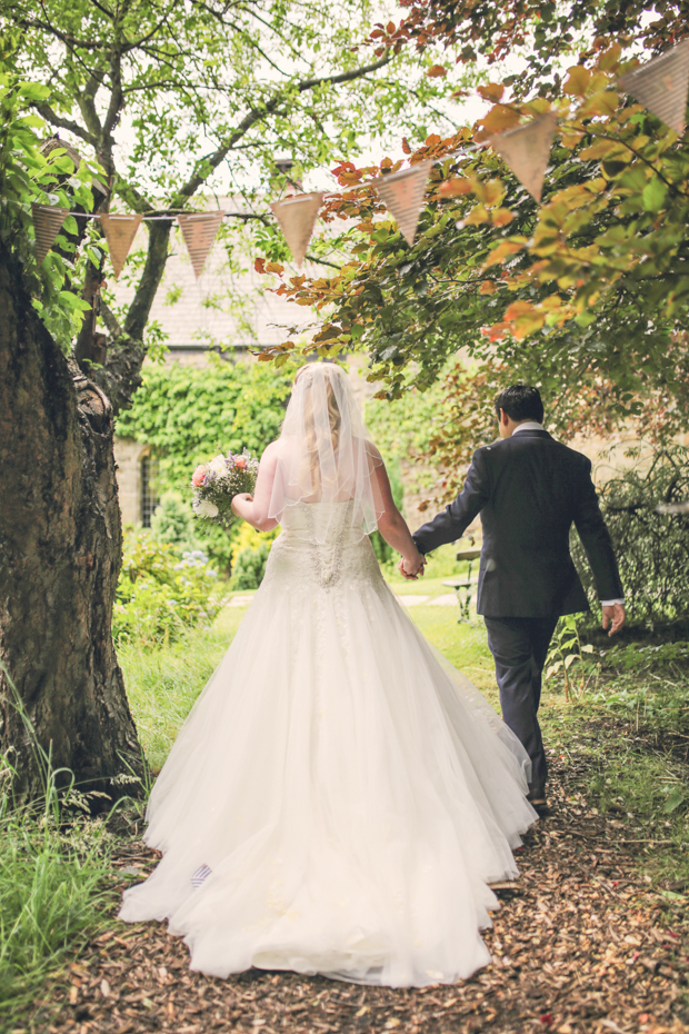 Black & White Stripes With Contrasting Floral Theme Real Weddng (21)
