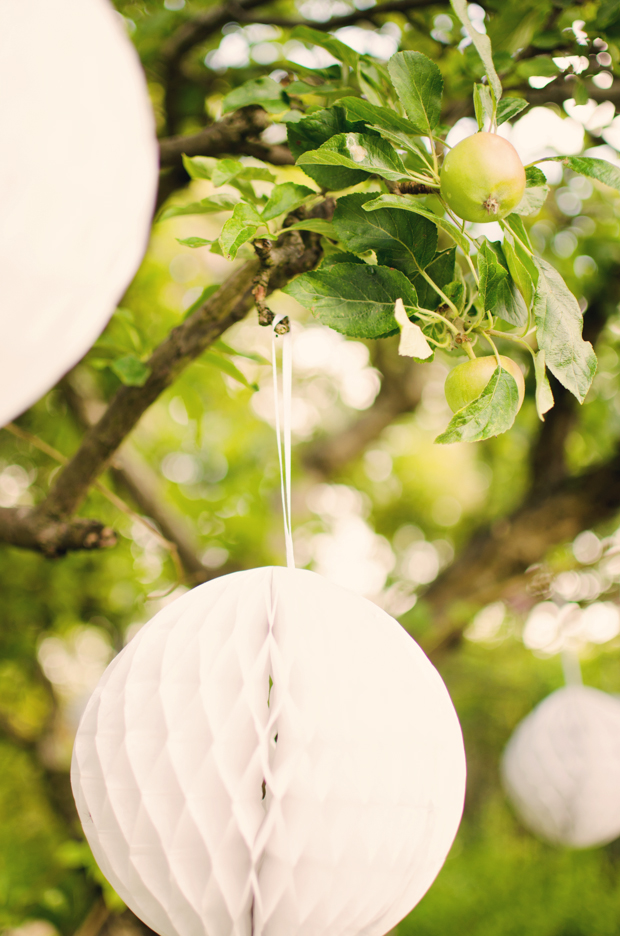 Black & White Stripes With Contrasting Floral Theme Real Weddng (30)