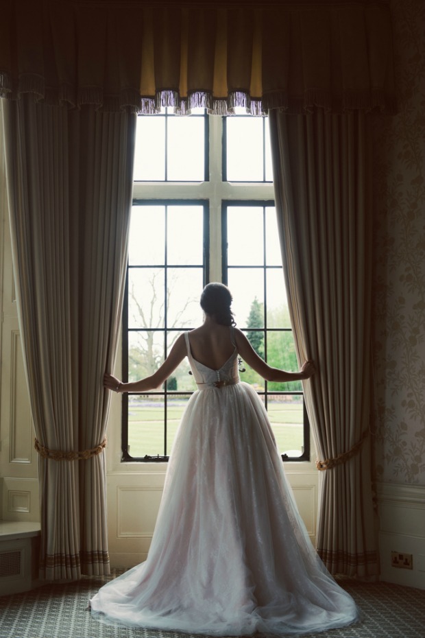 Classic Meets Contemporary: An Emerald & Gold Bridal Shoot at the Beautiful Elvetham Hotel