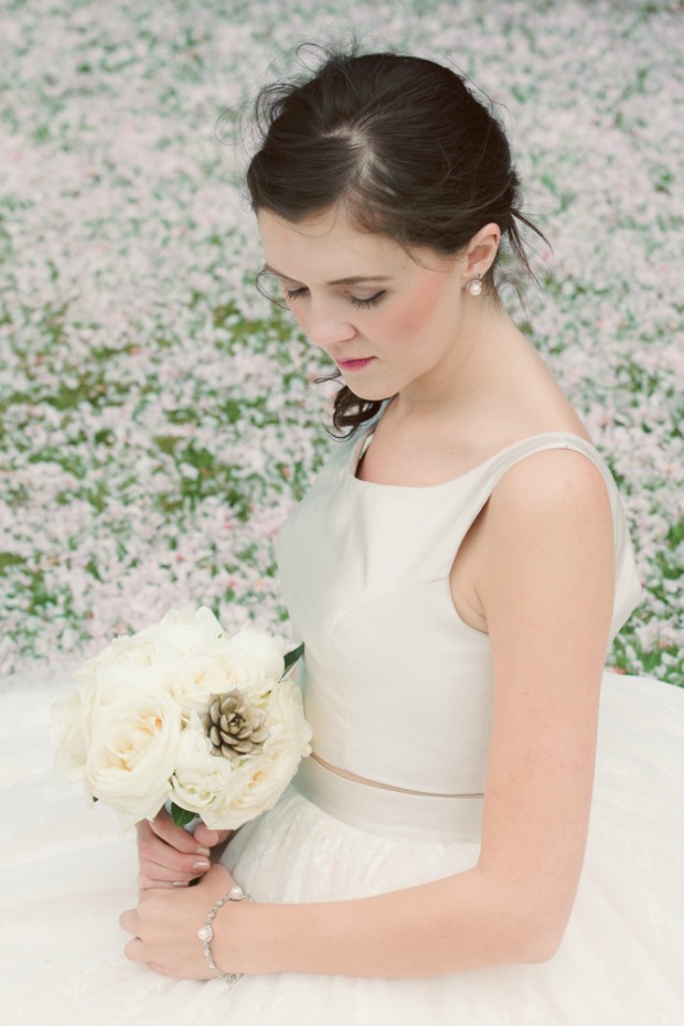 Classic Meets Contemporary: An Emerald & Gold Bridal Shoot at the Beautiful Elvetham Hotel