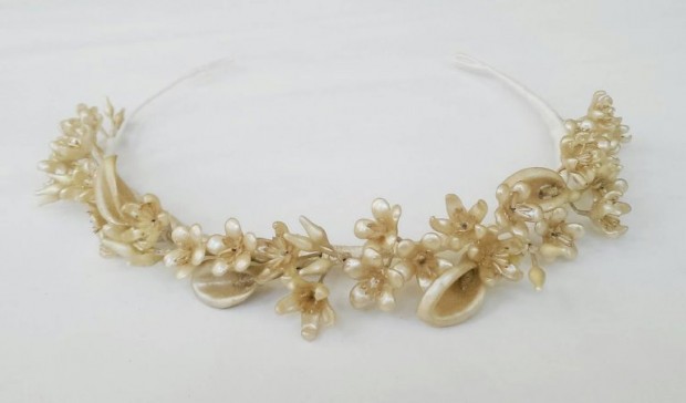 Wax Flower Crowns, Combs & Tiaras by Waxflower Vintage: Beautiful Etsy Finds!