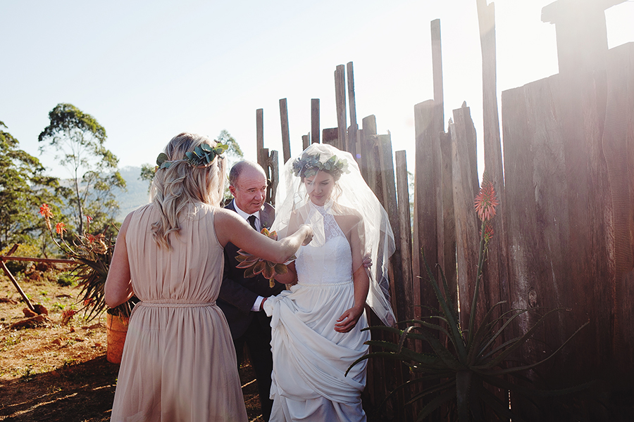 Foliage Crowns, Tree Stumps & a Giant Succulent Bouquet for an Earthy, Rustic Wedding: Chris & Mel Foliage Crowns, Tree Stumps & a Giant Succulent Bouquet for an Earthy, Rustic Wedding: Chris & Mel