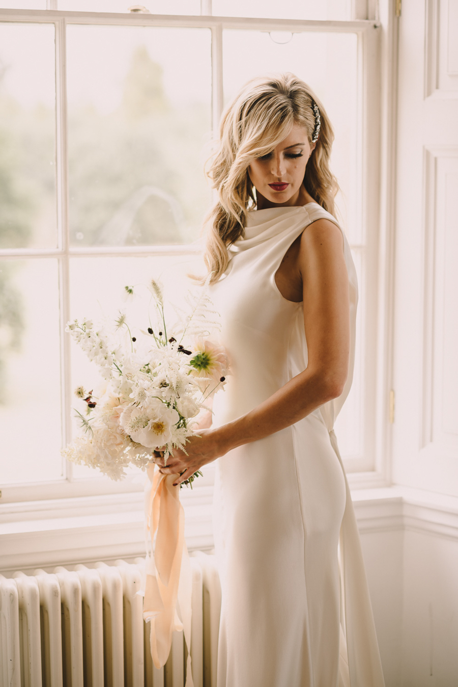 Stylish, Luxe Bridal Shoot With Elegant Tones of Gold, Nude & Marsala! Stylish, Luxe Bridal Shoot With Elegant Tones of Gold, Nude & Marsala!