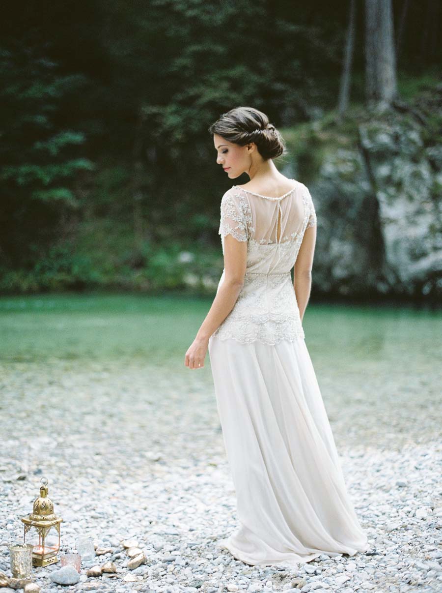 Two Lovely Berries: A Gorgeous Bridal Shoot Inspired by Shakespeare Poem! Two Lovely Berries: A Gorgeous Bridal Shoot Inspired by Shakespeare Poem!