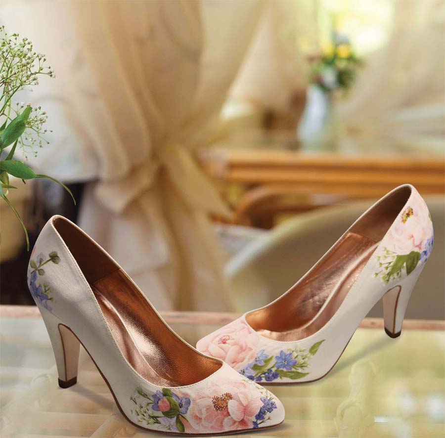 Hand-painted wed shoes02 Hand-painted wed shoes02