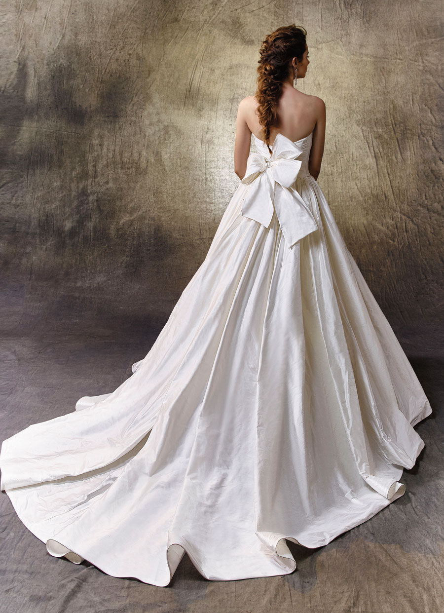 How to Shop for Your Dream Wedding Dress