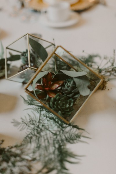 Pantone’s Colour of 2017: Greenery Inspired Wedding Ideas ruffledblog.com – brandonscottphotography.com Pantone's Colour of 2017: Greenery Inspired Wedding Ideas ruffledblog.com - brandonscottphotography.com