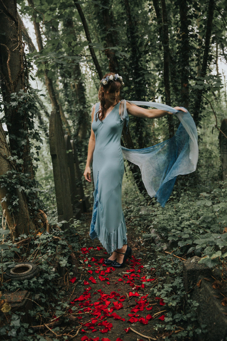 A Winter Themed Alice in Wonderland Bridal Shoot With Pale Blue & Deep Red A Winter Themed Alice in Wonderland Bridal Shoot With Pale Blue & Deep Red